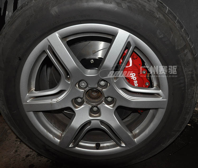 奧迪Q5剎車升級改裝AP9040剎車，前輪安裝9040六活塞卡鉗搭配55*32剎車盤