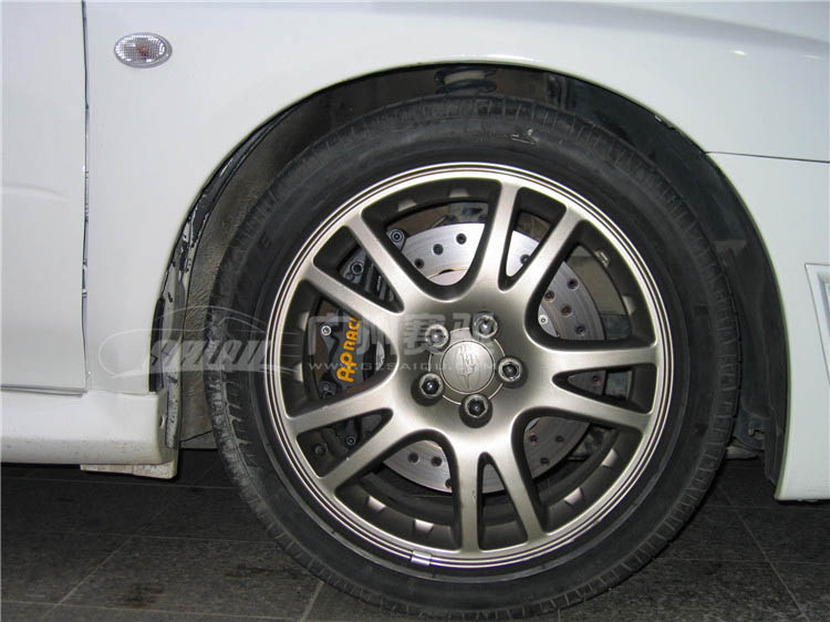 斯巴魯翼豹?jiǎng)x車(chē)改裝黑色AP5200剎車(chē)套件 剎車(chē)鮑魚(yú)