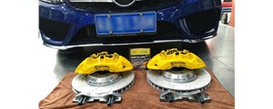 奔馳C級c，前brembo R6搭配DICASE 38034MM孔線盤