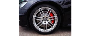奧迪A6剎車升級前置brembo V6配380孔盤后輪升級370孔盤！